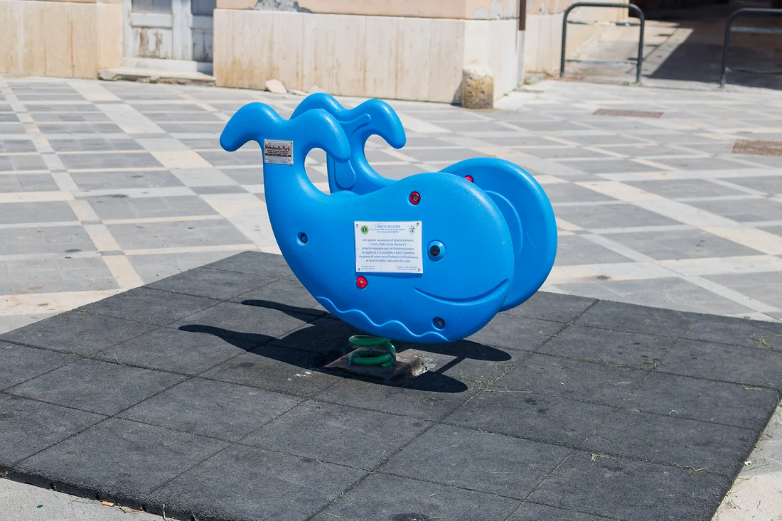 La balena a molla azzurra vista da vicino